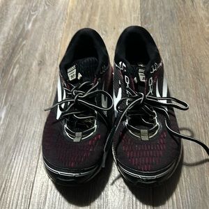 Brooks Women’s Ghost 10 shoes. Size 8.5
